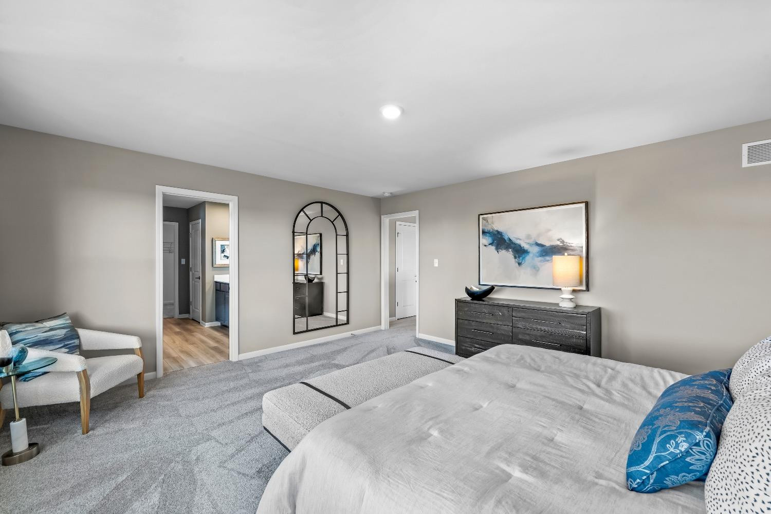 4005 Iron Gate Drive Unit: L-113