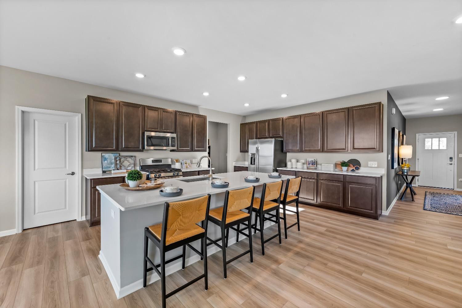 4005 Iron Gate Drive Unit: L-113