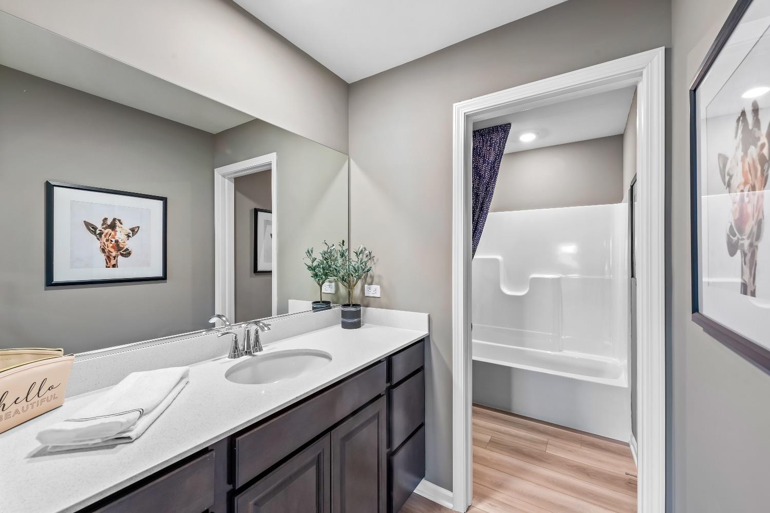 4005 Iron Gate Drive Unit: L-113