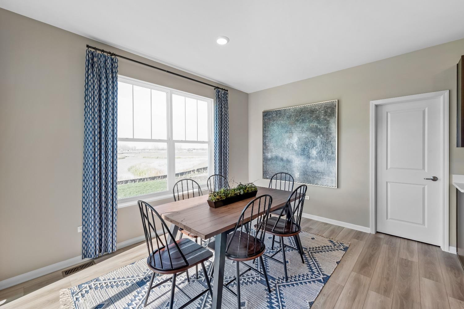 4005 Iron Gate Drive Unit: L-113