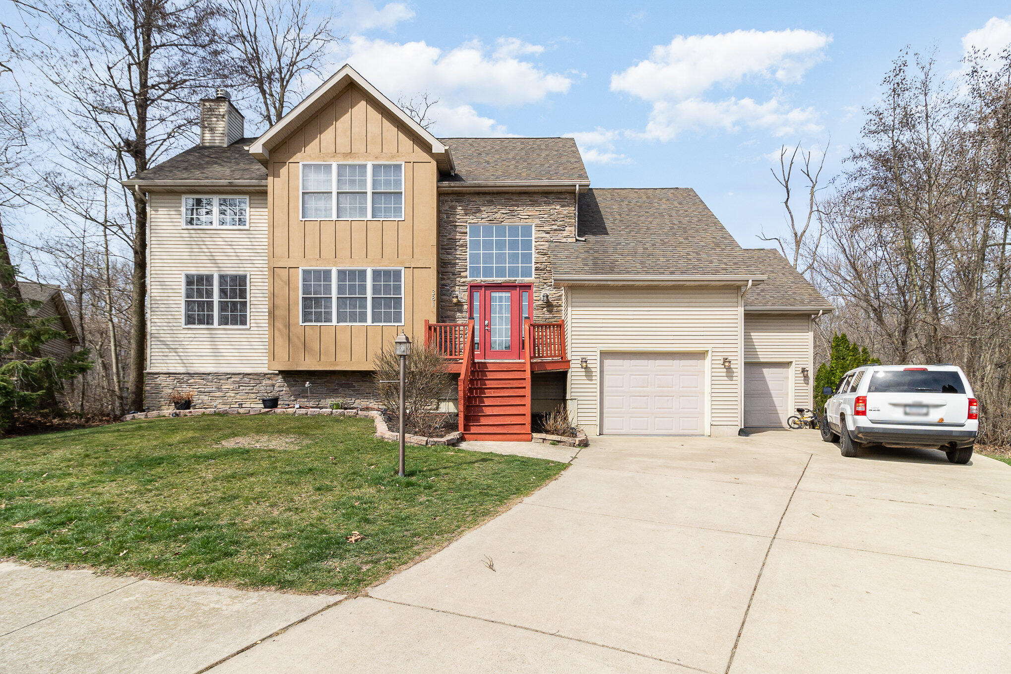 381 Lake Vista Court