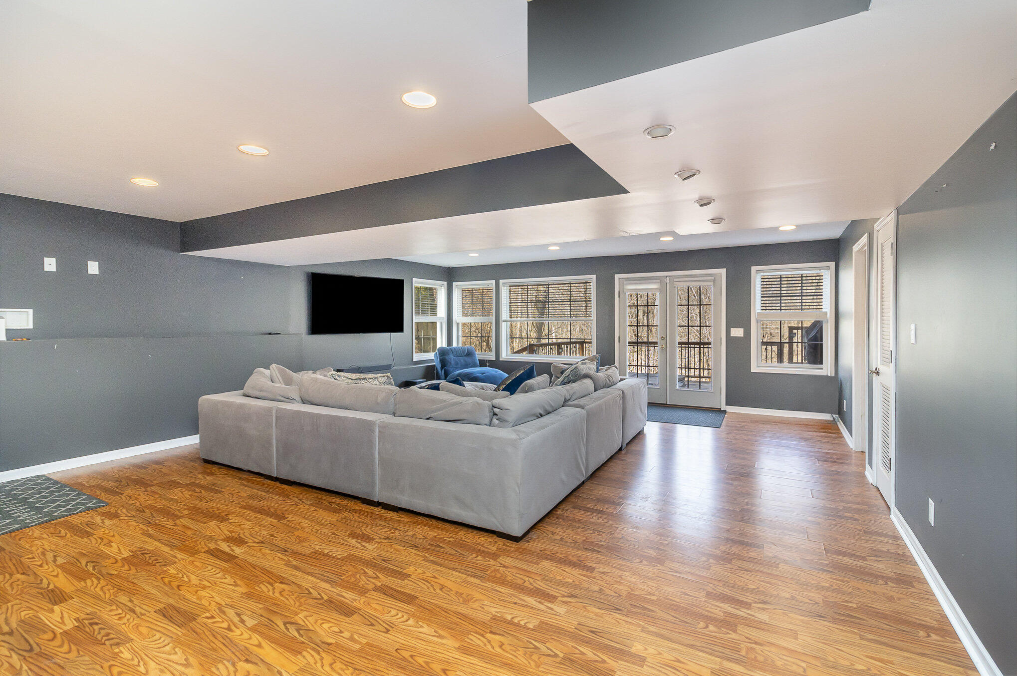 381 Lake Vista Court