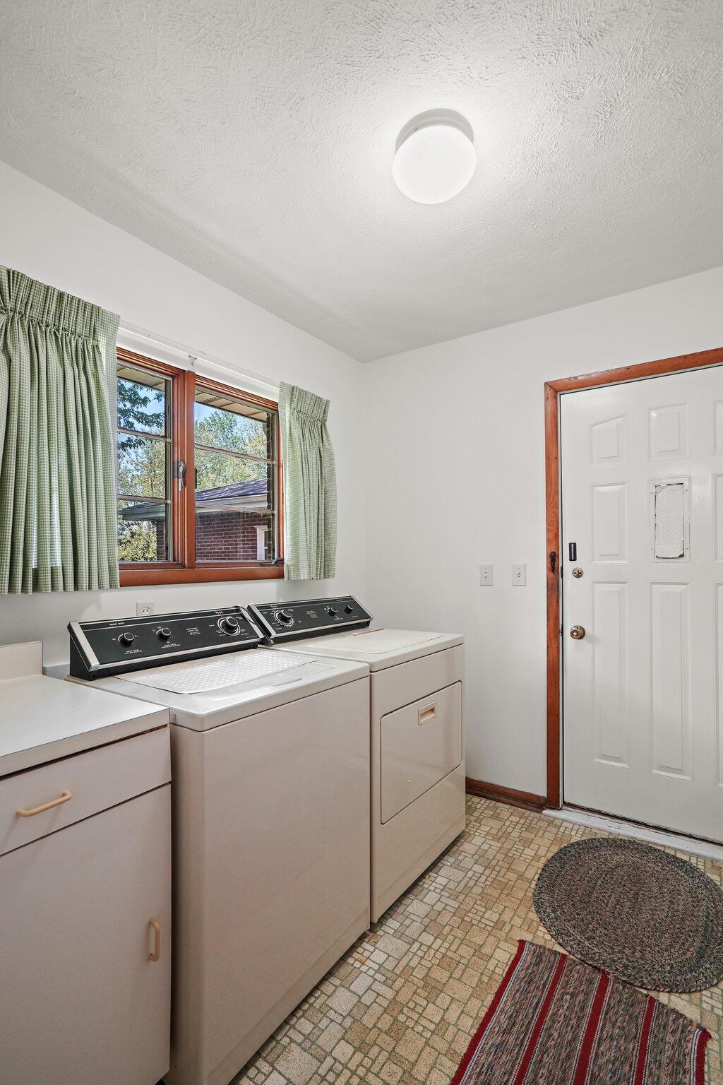 11302 S 1025 W