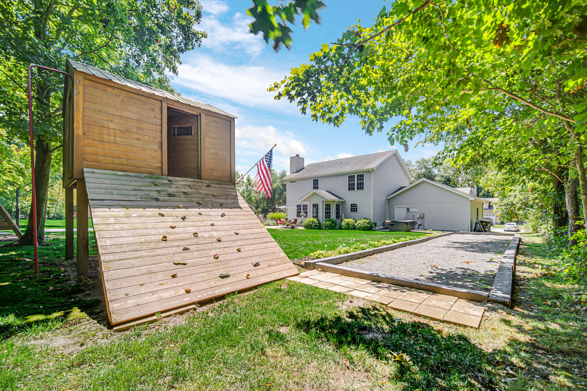 266 Castlewood Drive