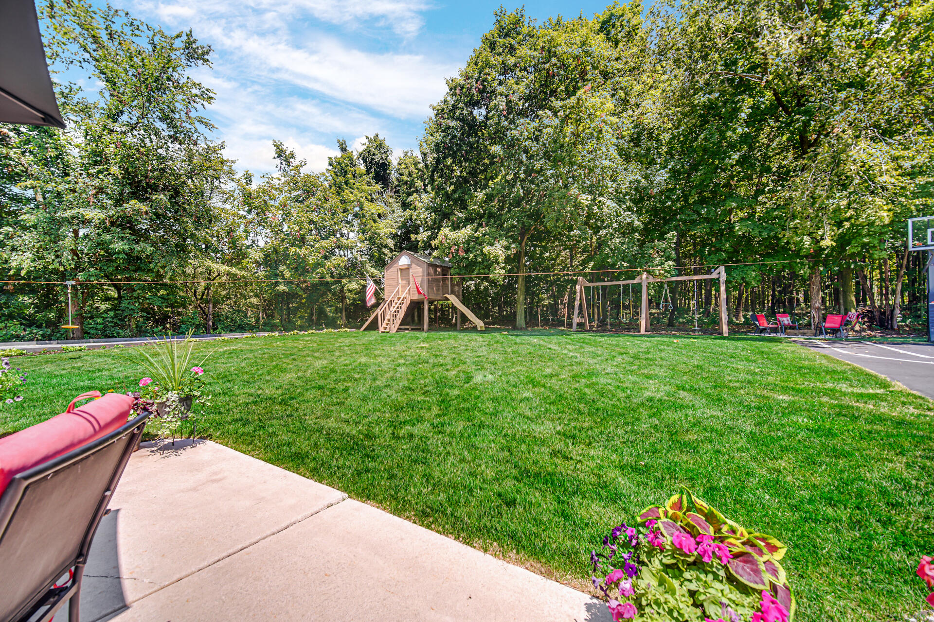 266 Castlewood Drive