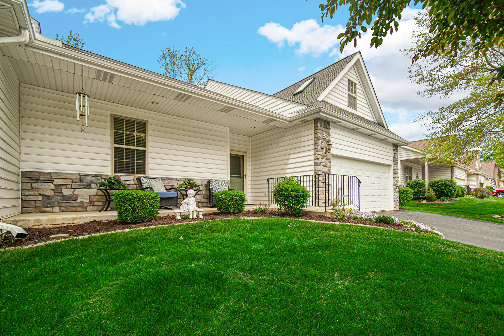 2726 White Pine Circle