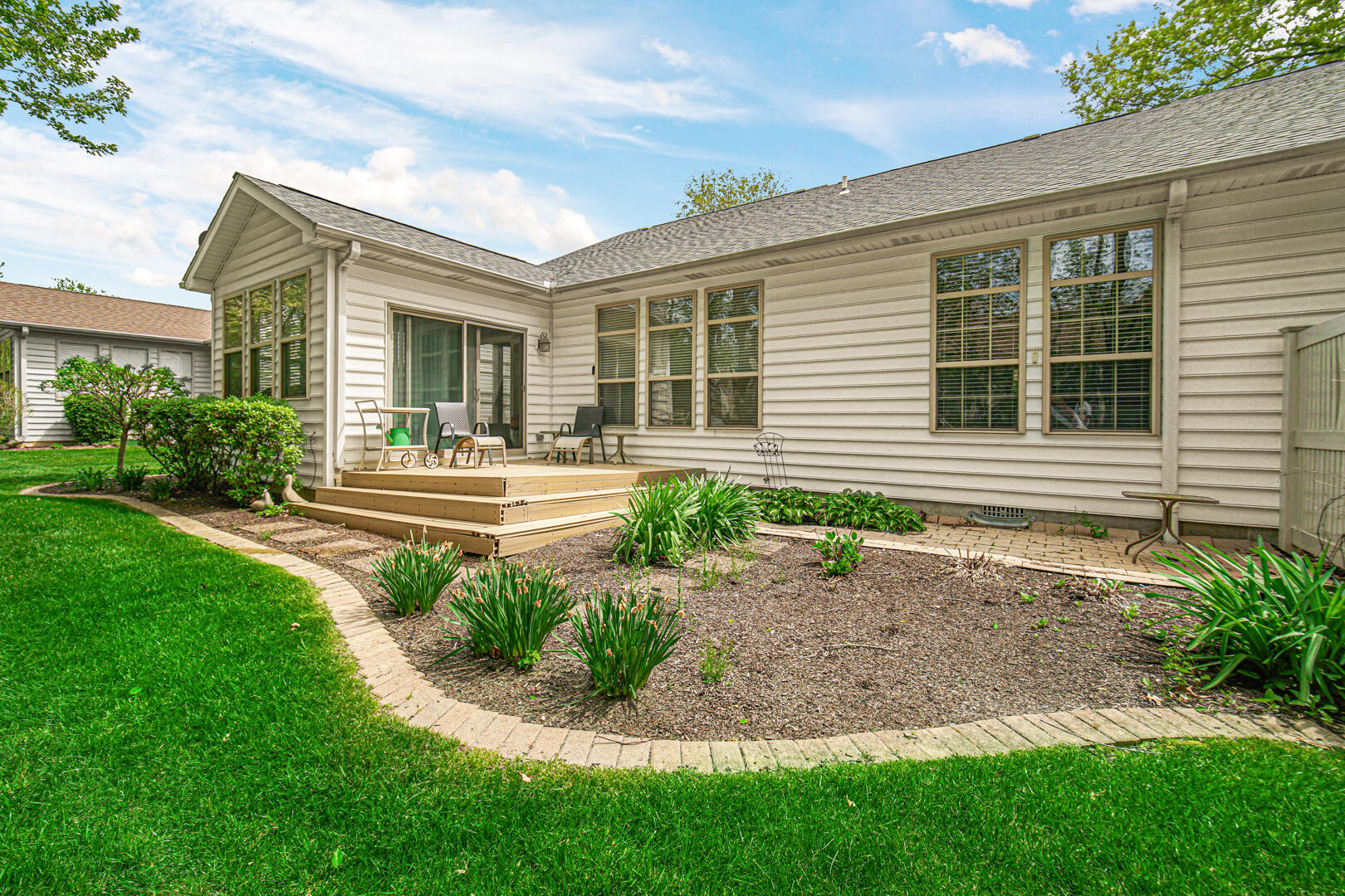 2726 White Pine Circle