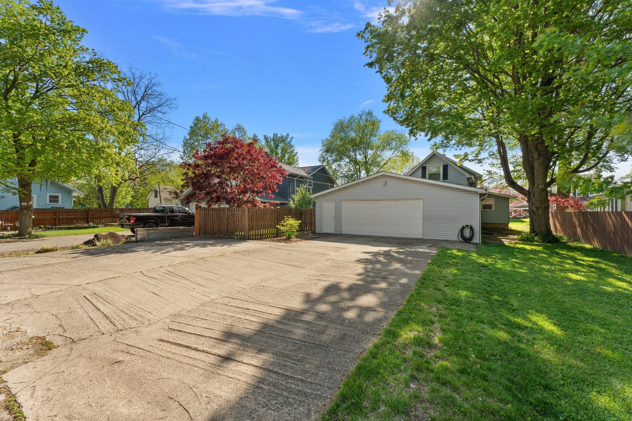 606 Lafayette Street