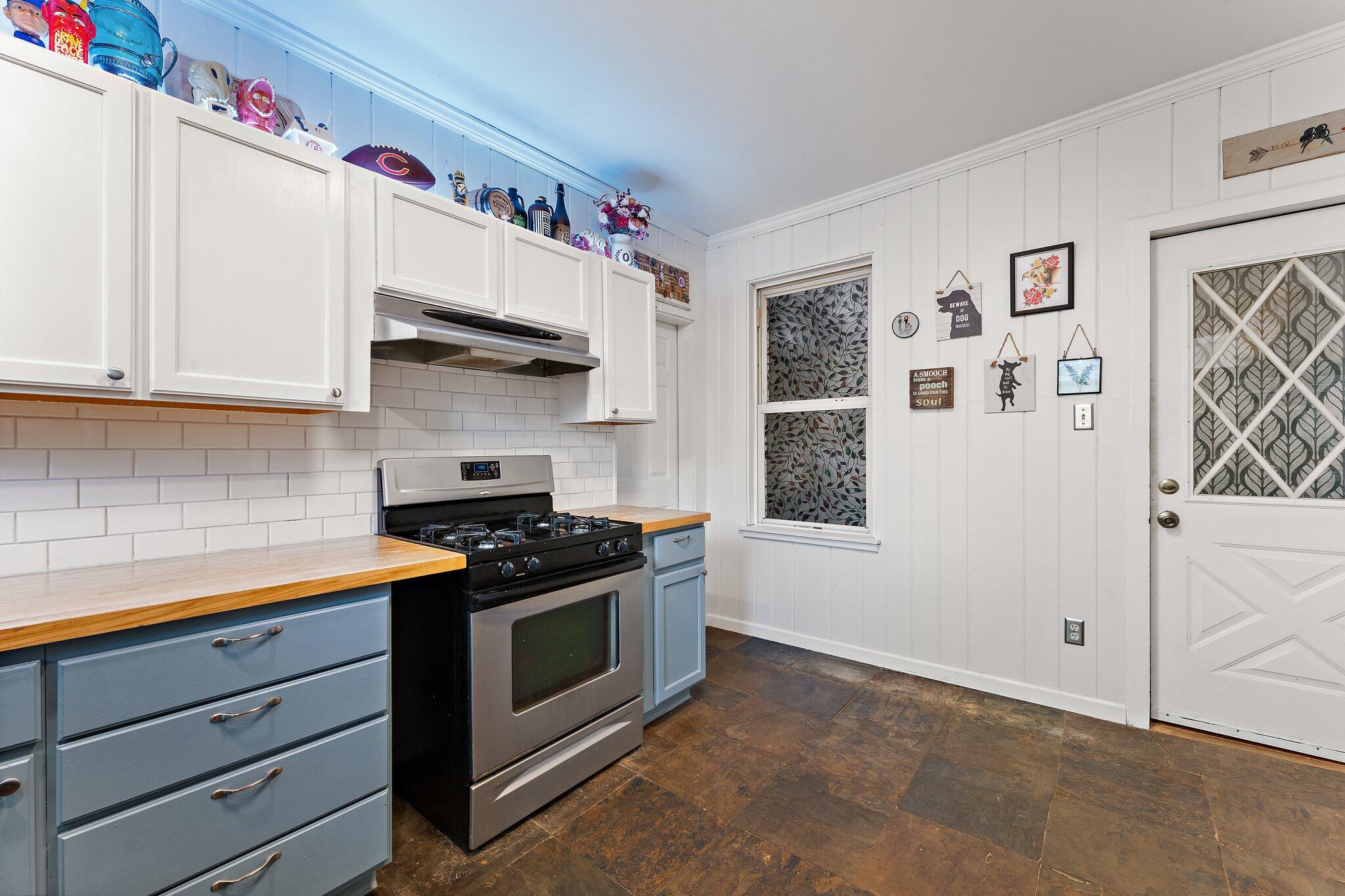 606 Lafayette Street