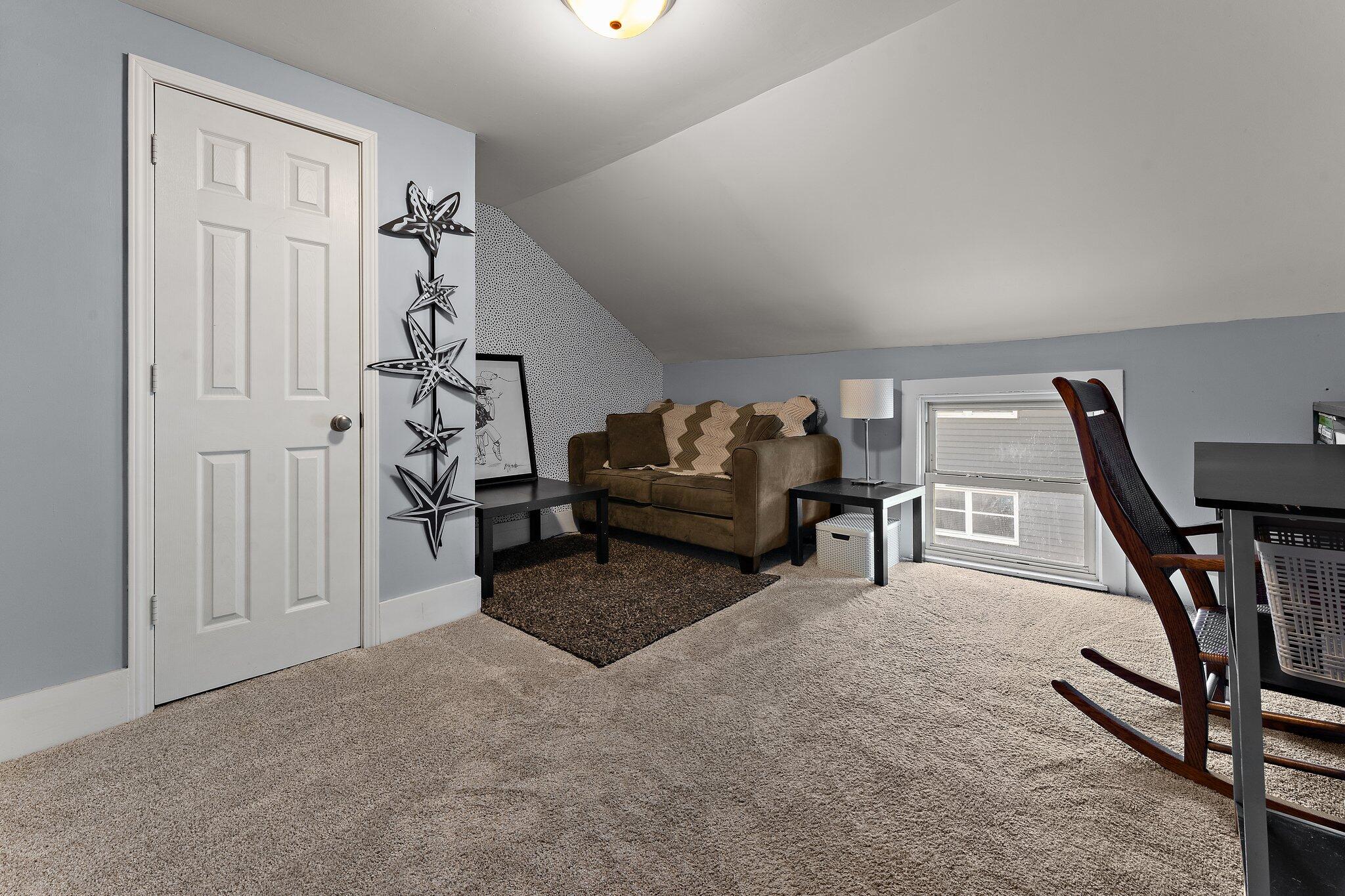 606 Lafayette Street