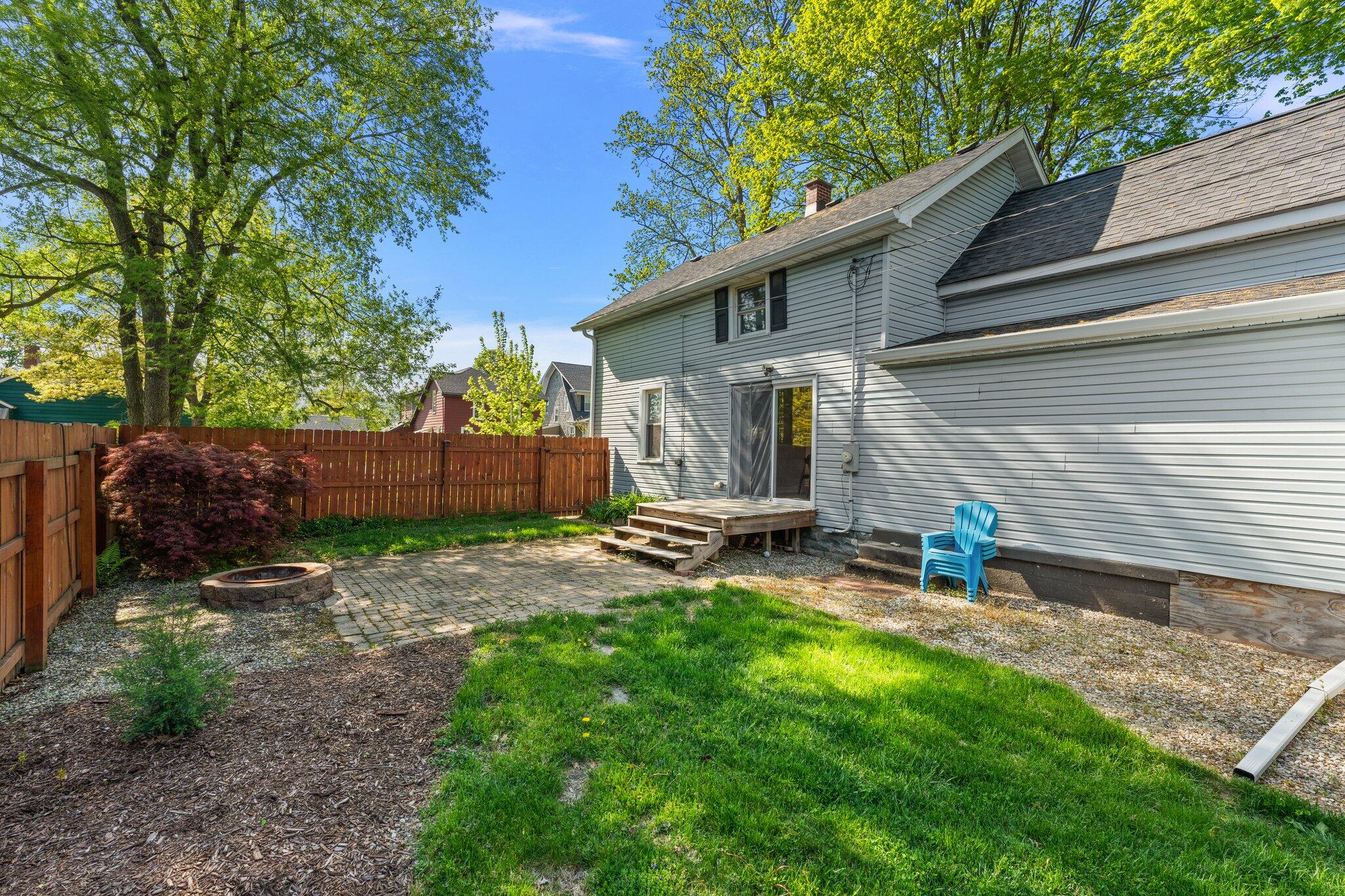 606 Lafayette Street