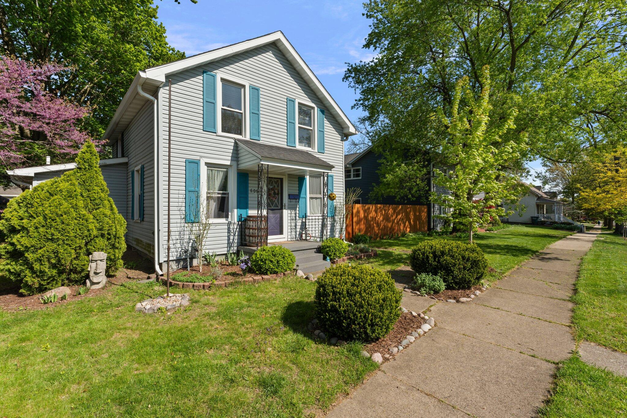 606 Lafayette Street