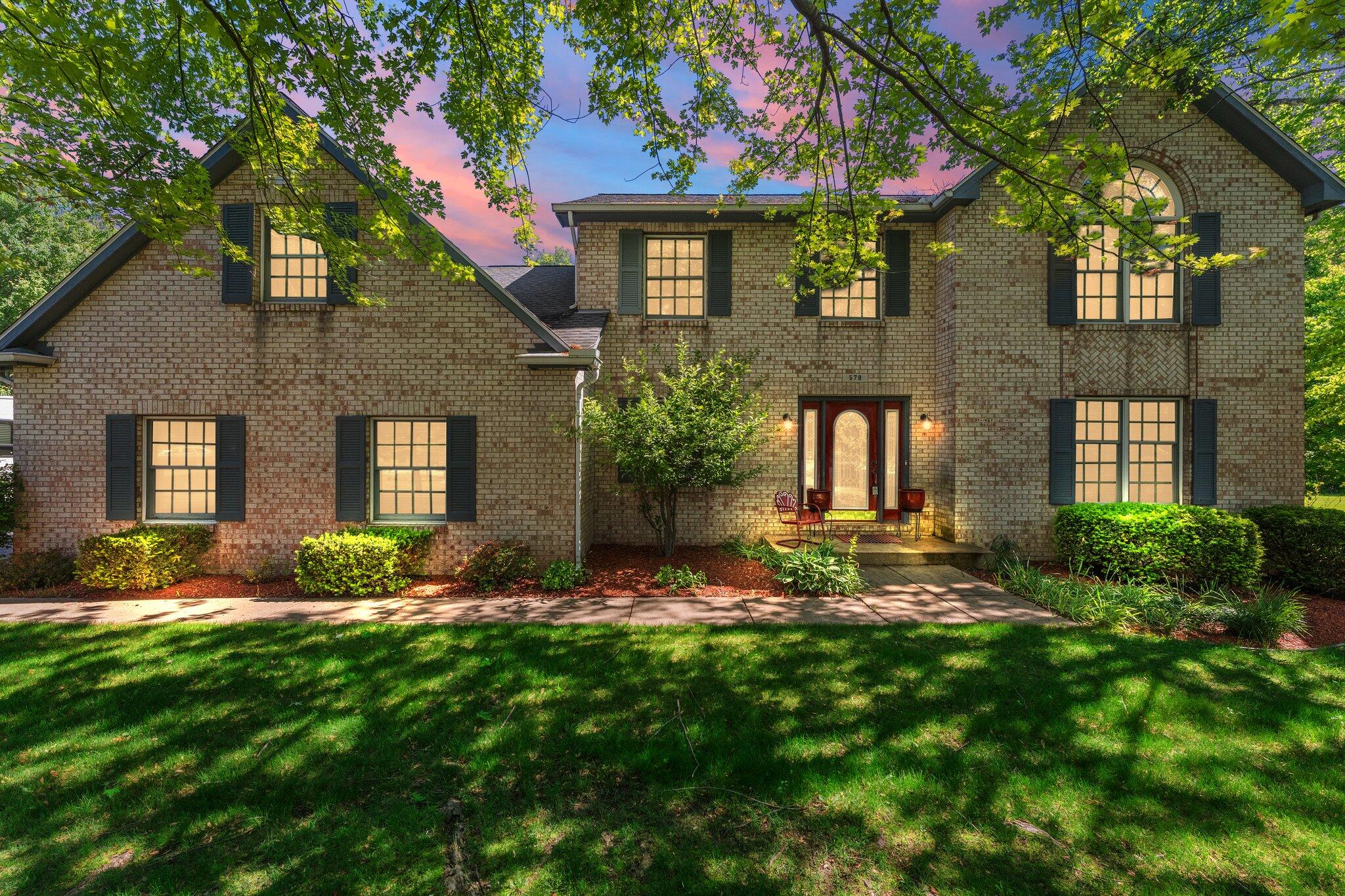 579 Fleetwood Drive N