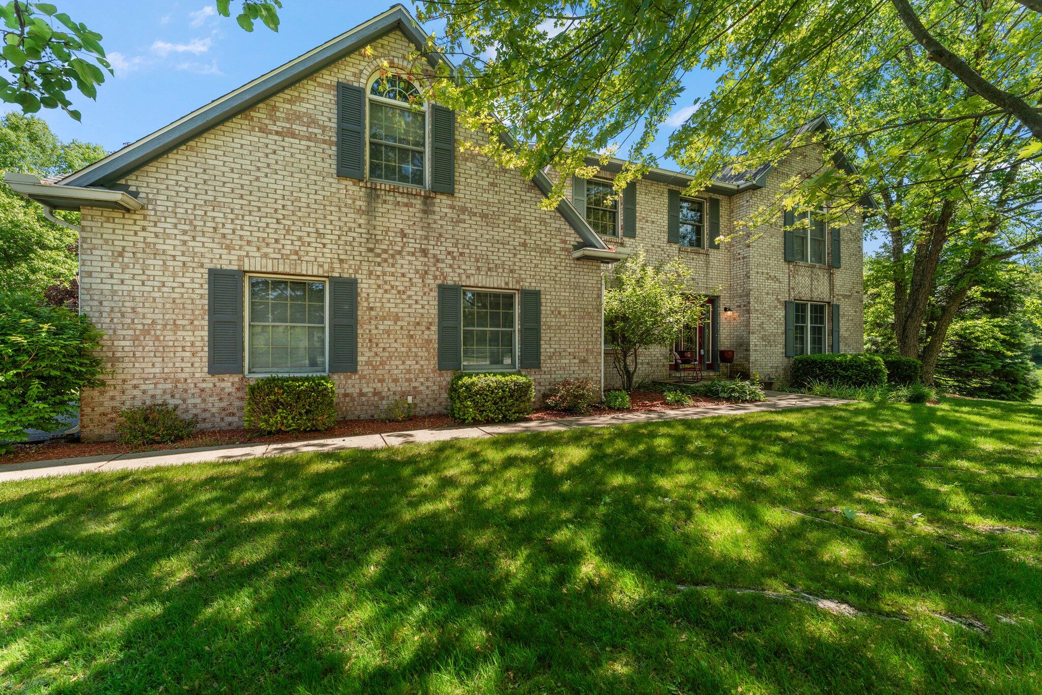 579 Fleetwood Drive N