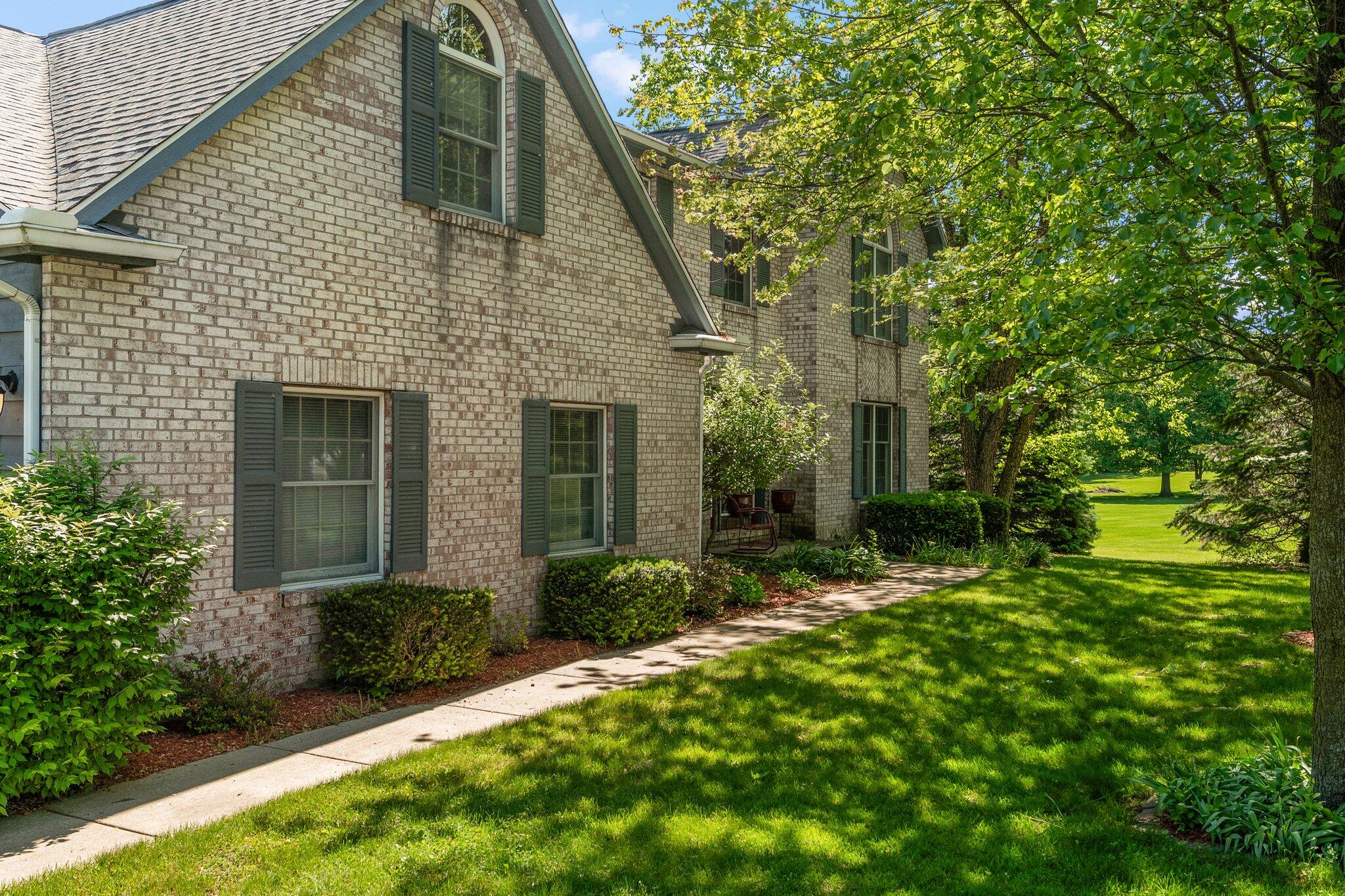 579 Fleetwood Drive N