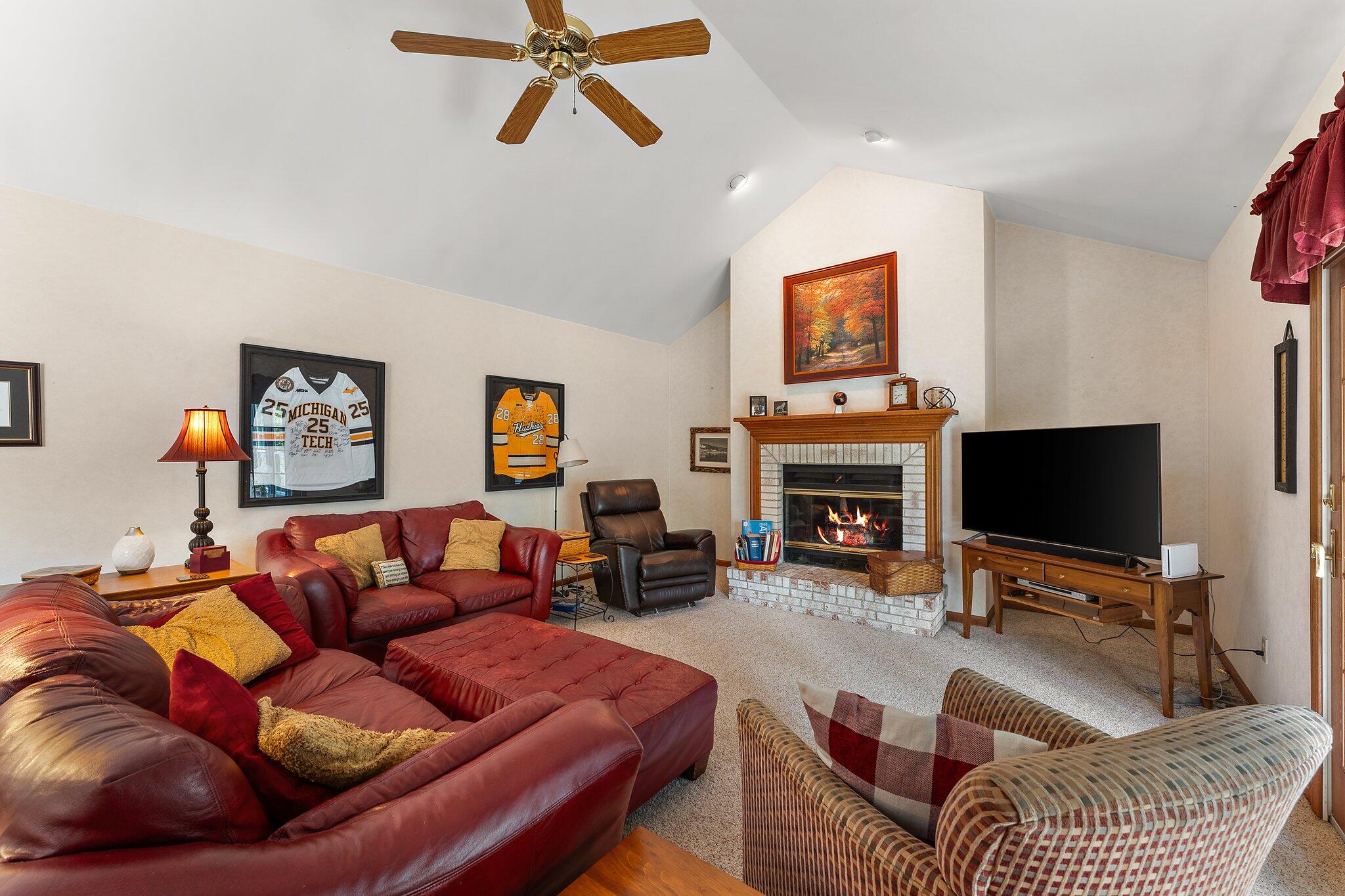 579 Fleetwood Drive N