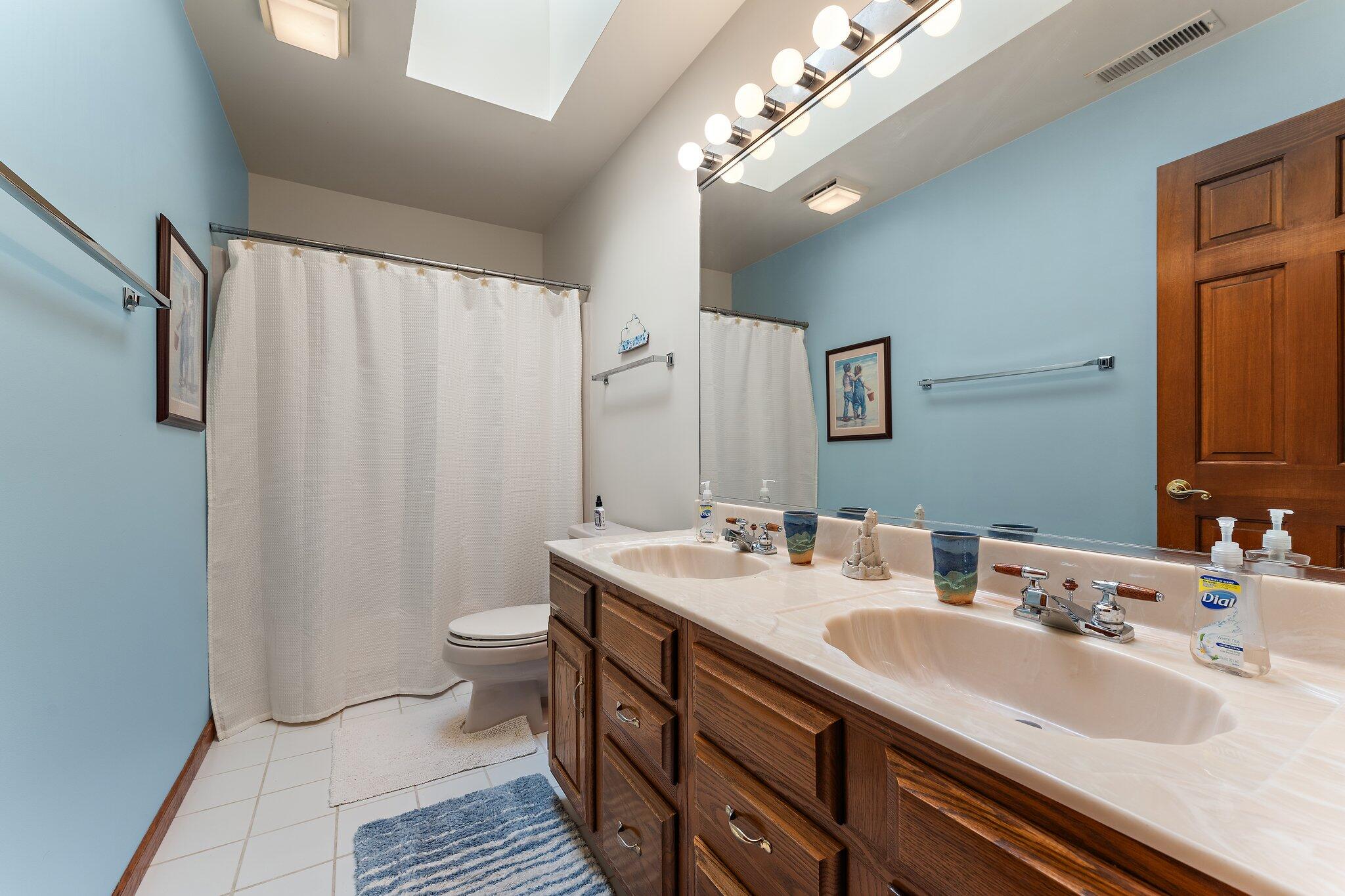 579 Fleetwood Drive N