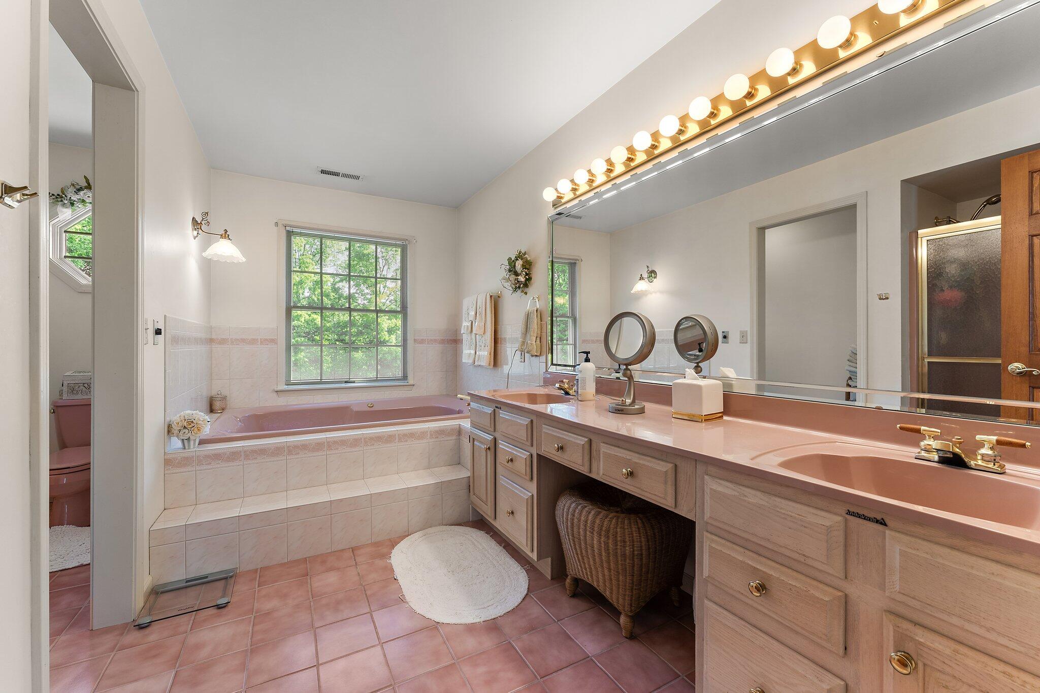 579 Fleetwood Drive N