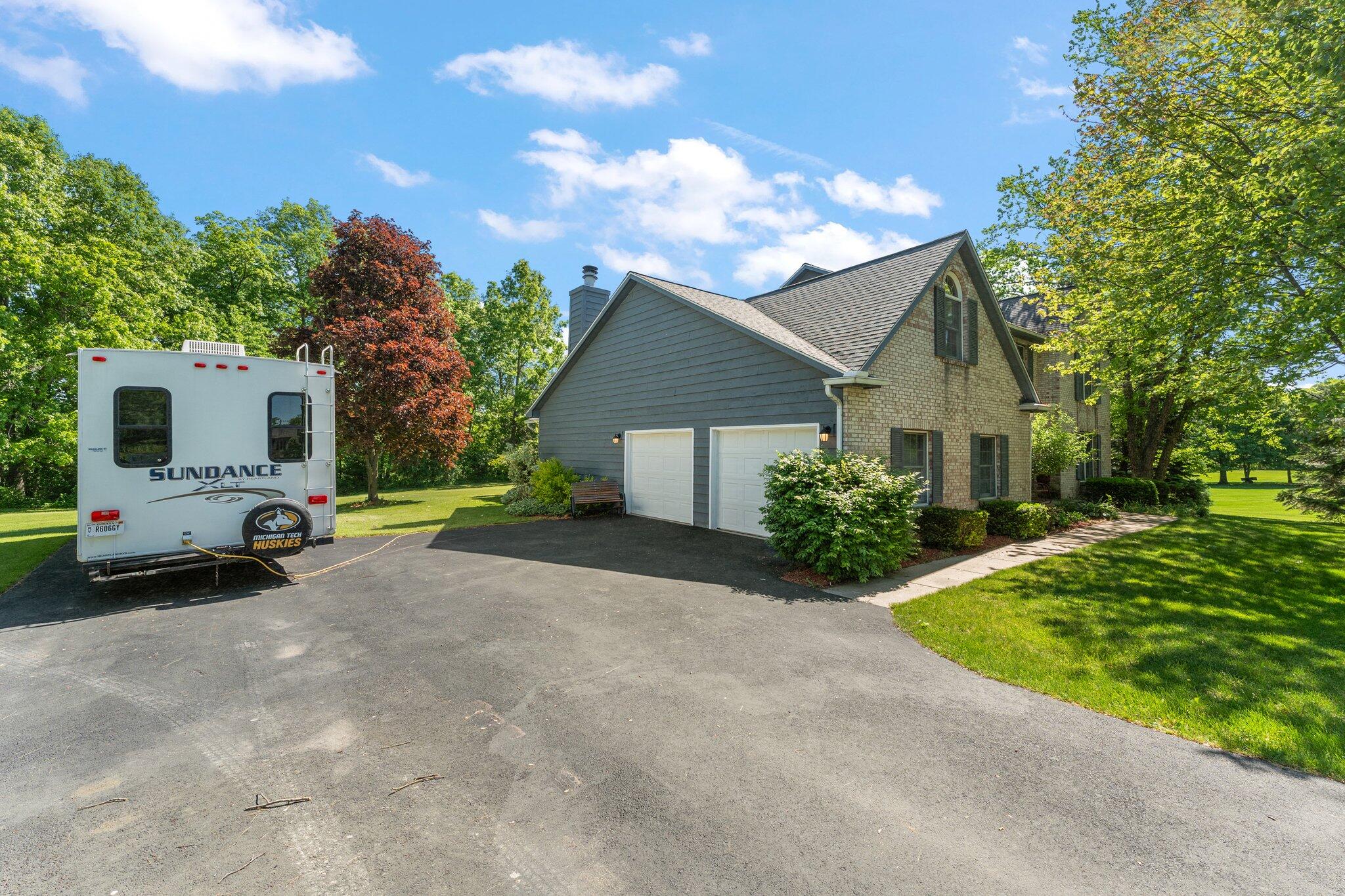 579 Fleetwood Drive N