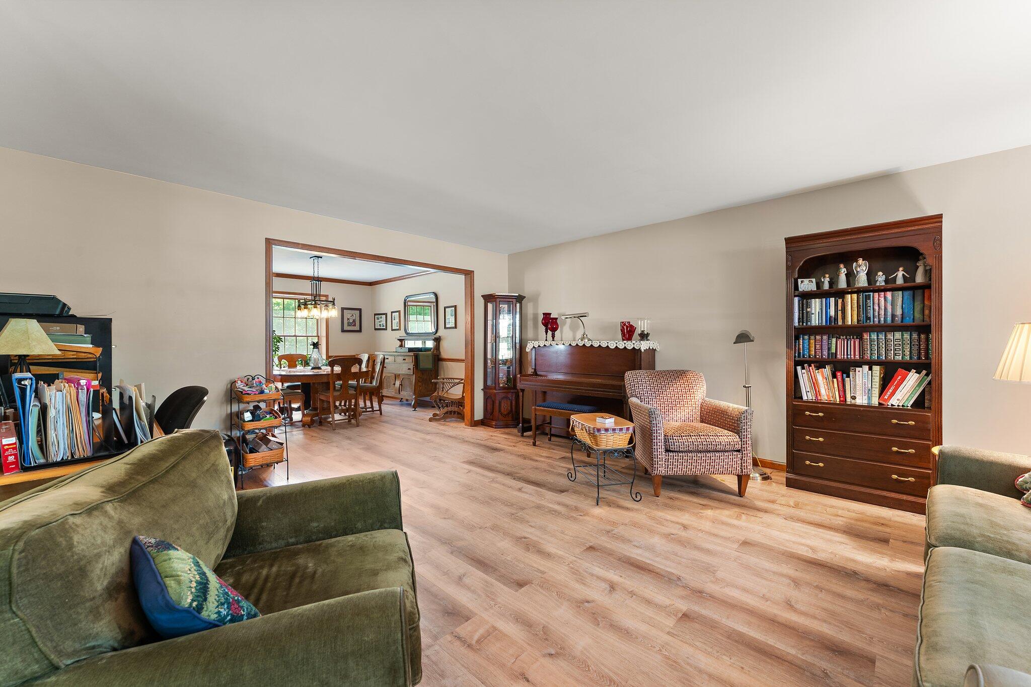 579 Fleetwood Drive N