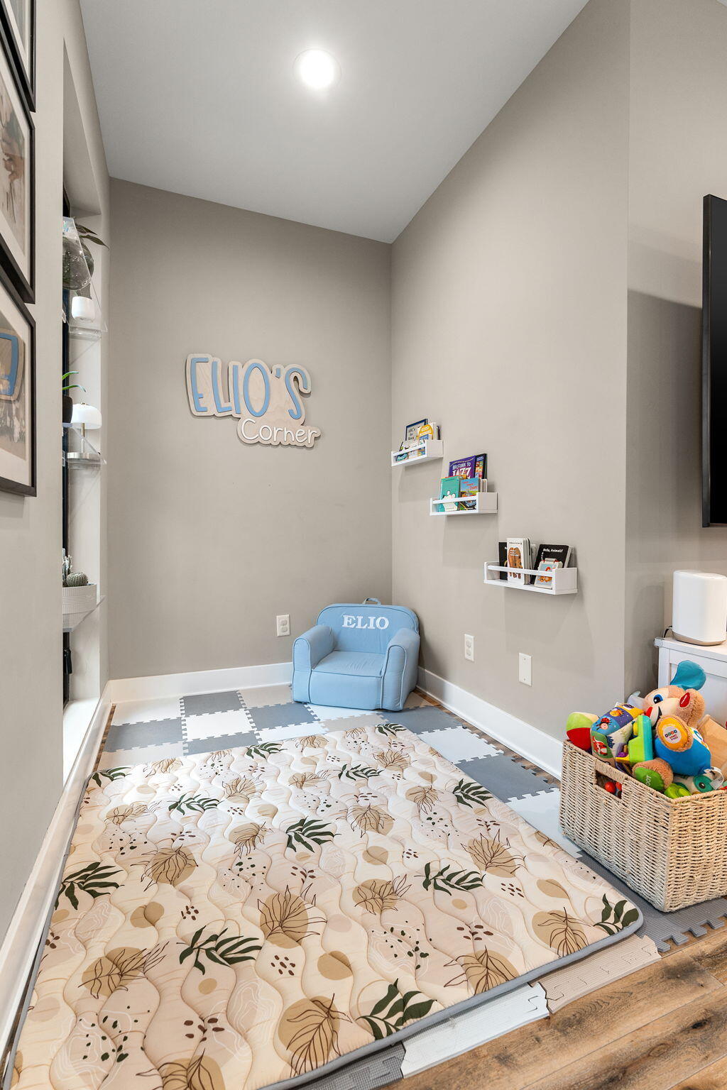 153 Morgan Boulevard Unit: 2