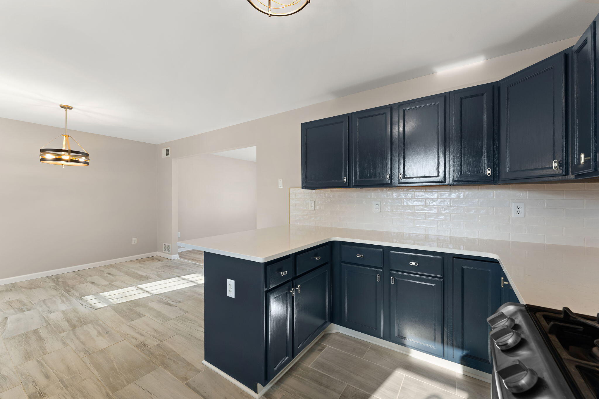 2461 S Hansen Boulevard