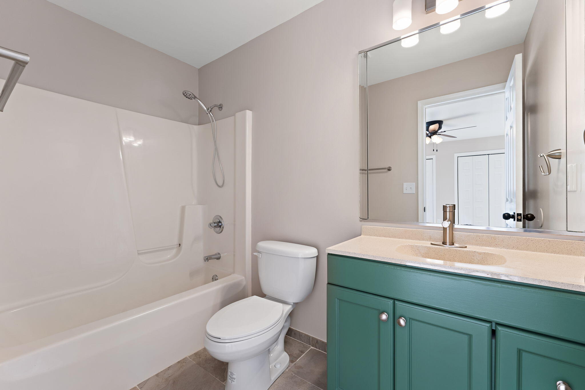 2461 S Hansen Boulevard