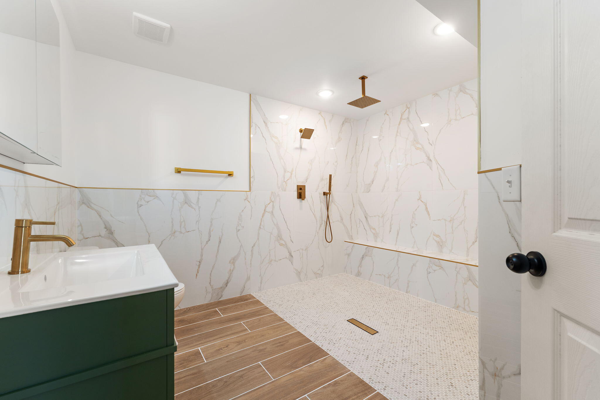 2461 S Hansen Boulevard