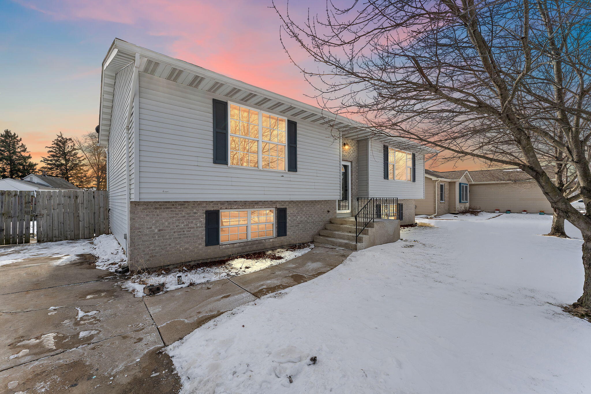 2461 S Hansen Boulevard