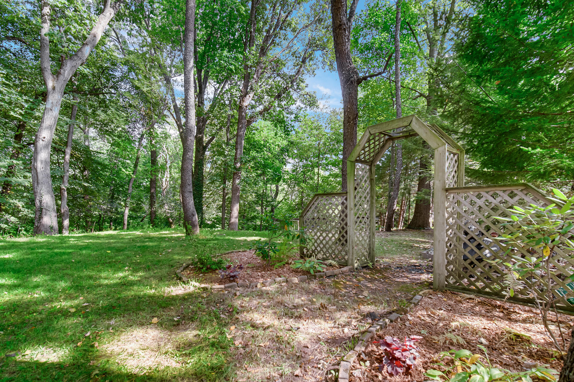 2102 Emmett Court