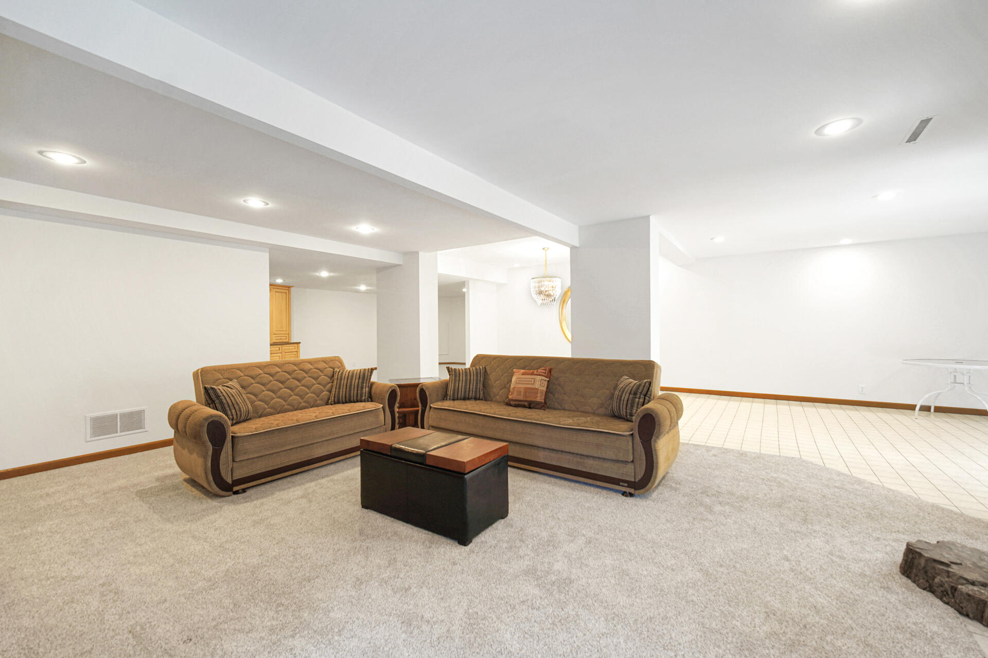 2102 Emmett Court
