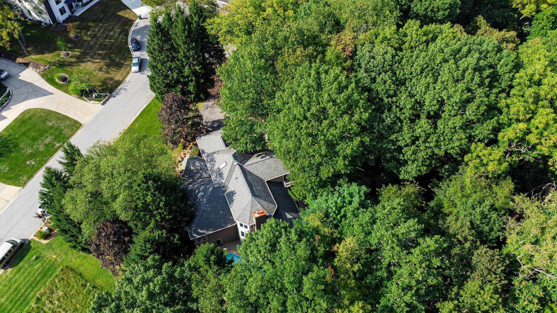 2102 Emmett Court
