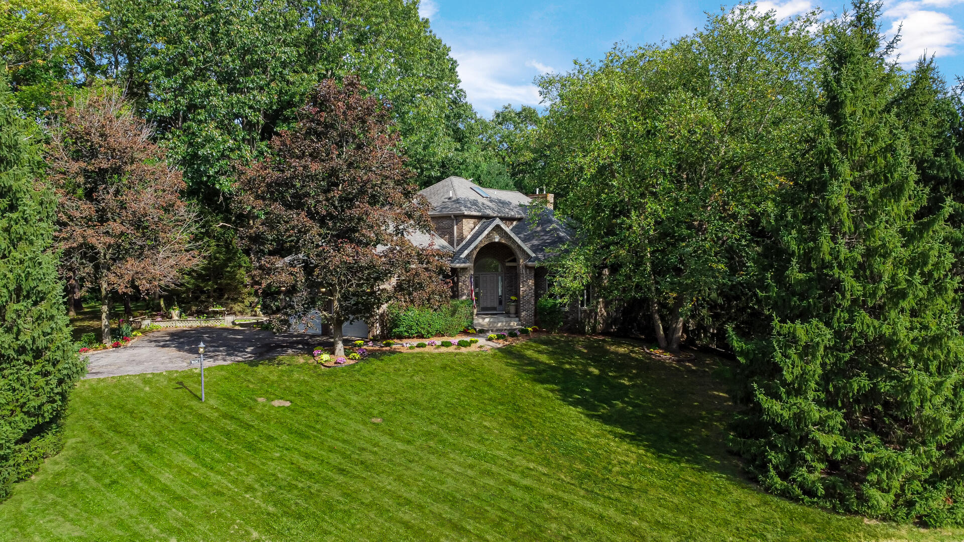 2102 Emmett Court
