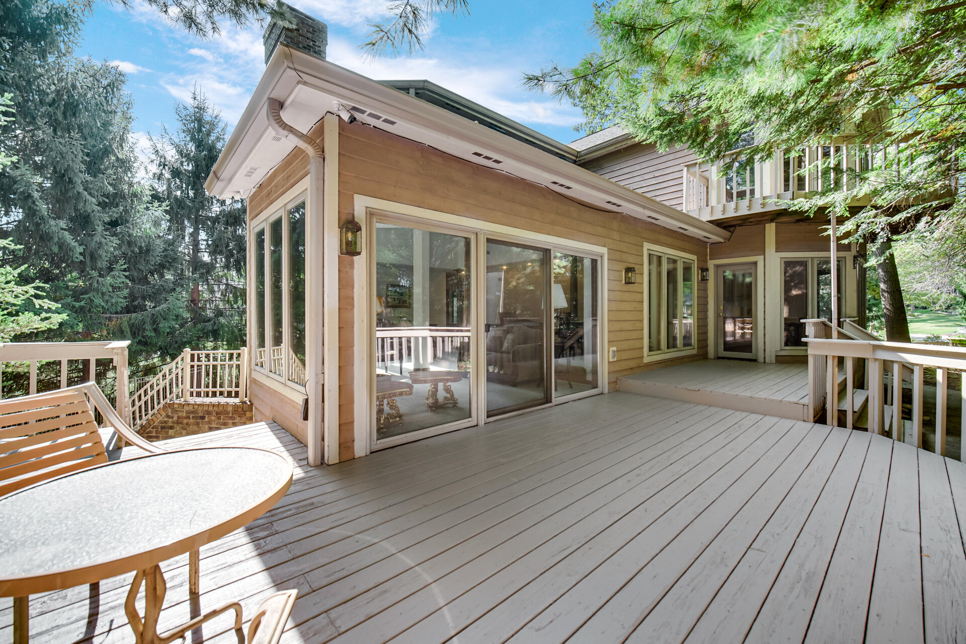 2102 Emmett Court