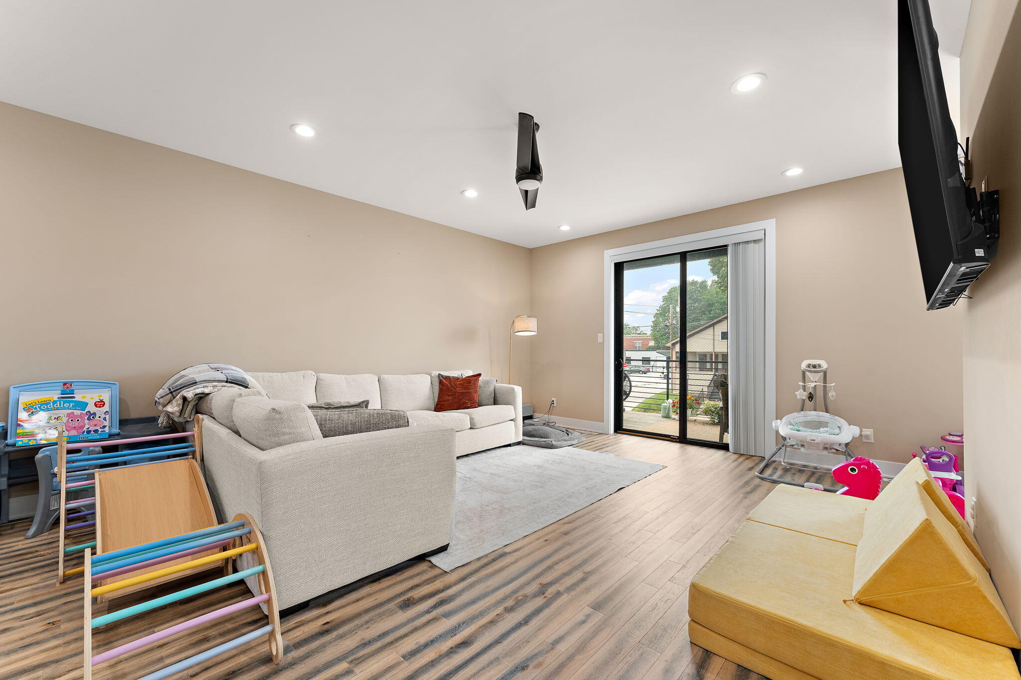 153 Morgan Boulevard Unit: 1