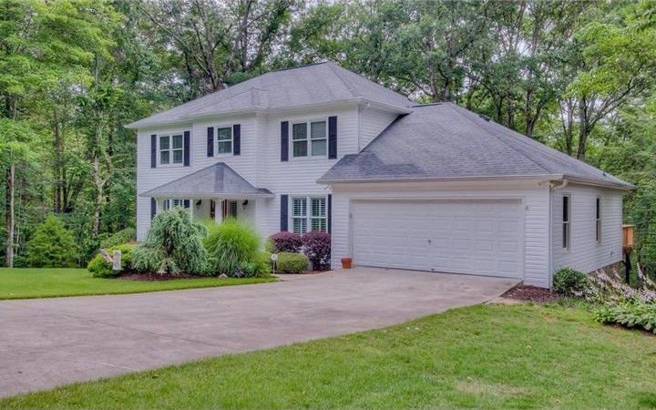 107 Westwoods Drive