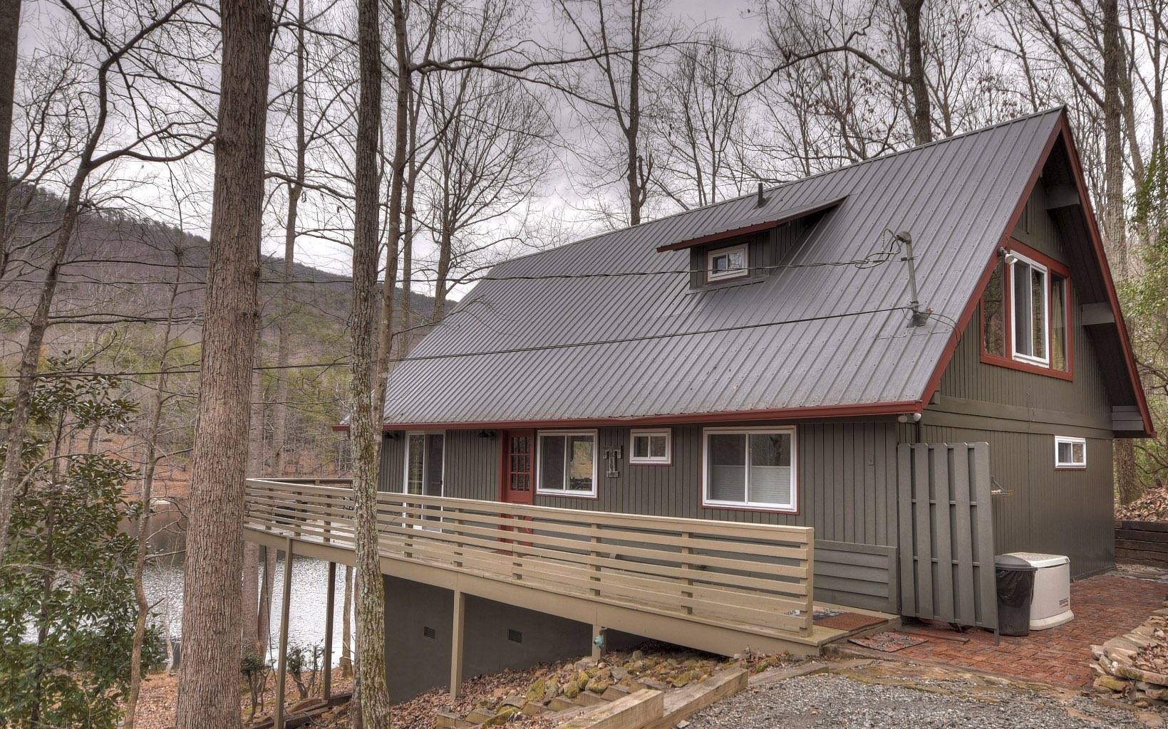 286 South Lake Drive