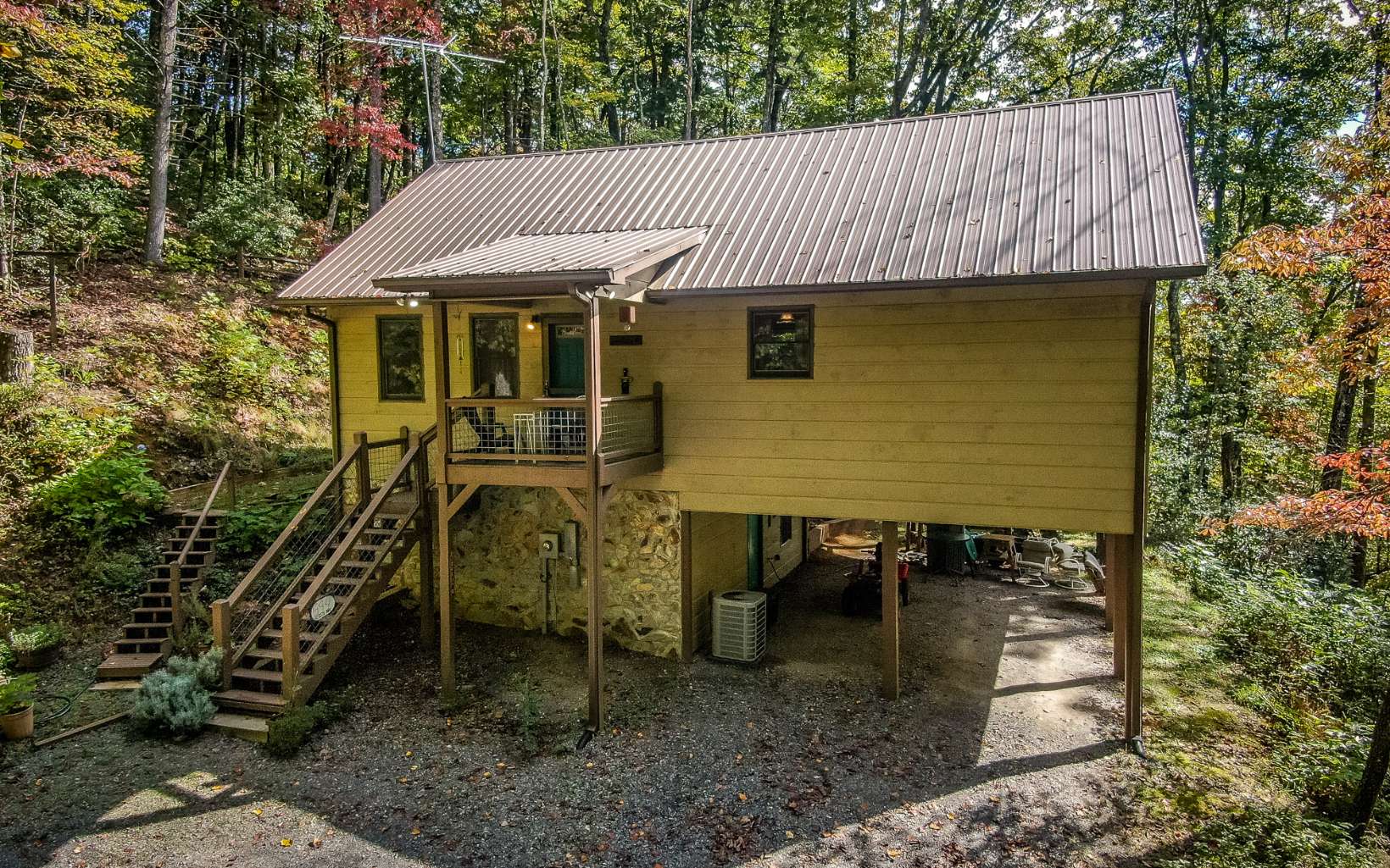 594 Creekside Road