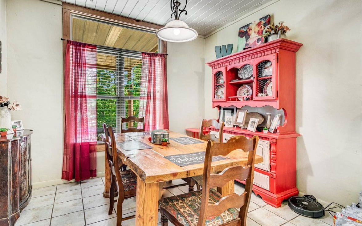 179 Old Pleasant Valley