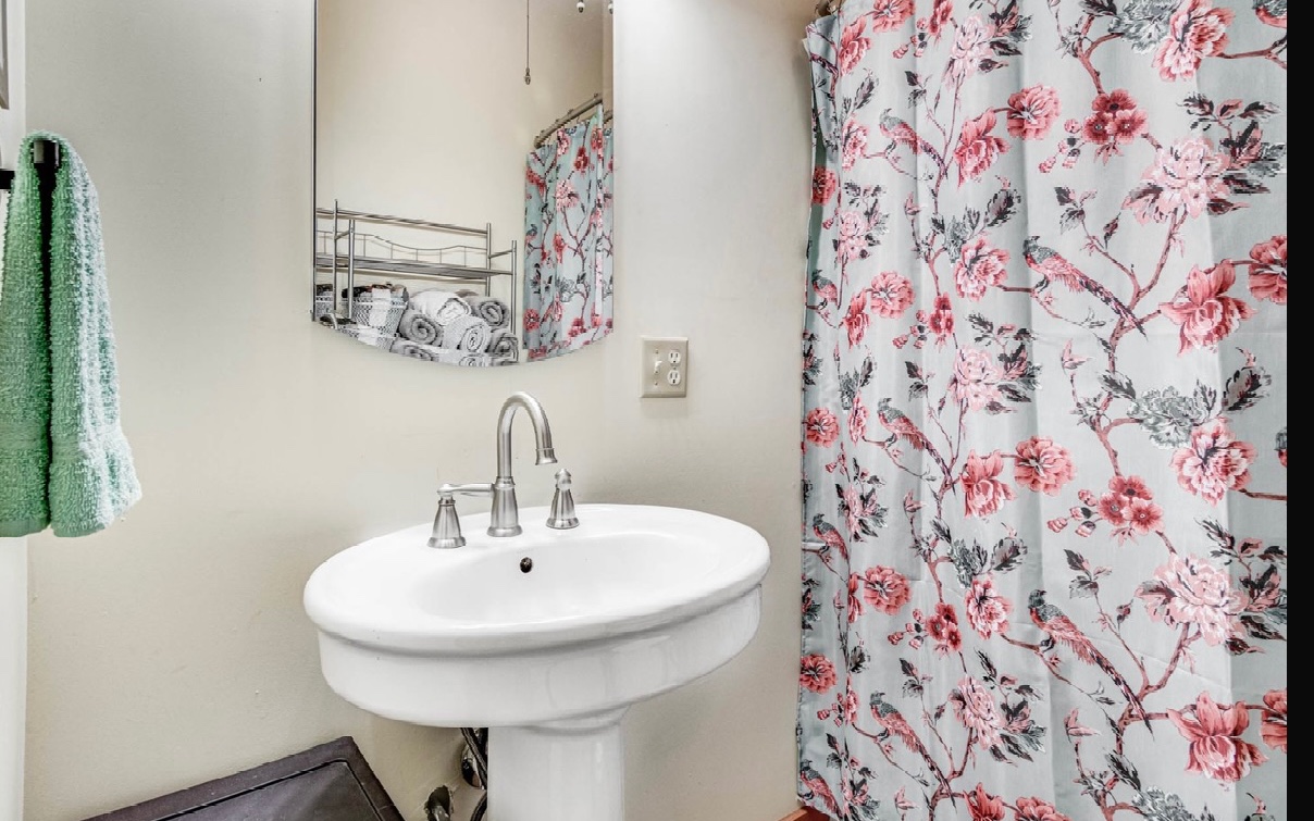 179 Old Pleasant Valley