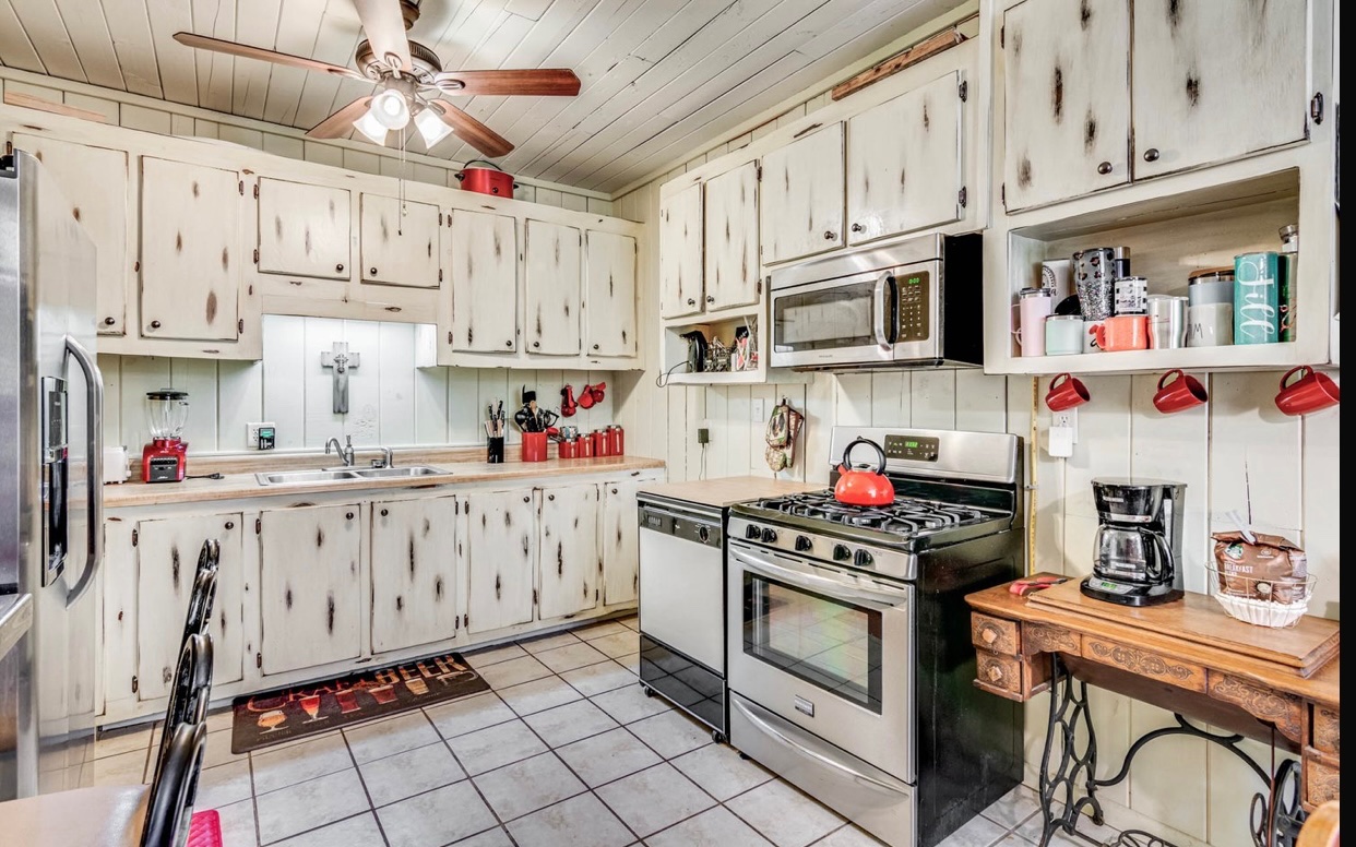179 Old Pleasant Valley