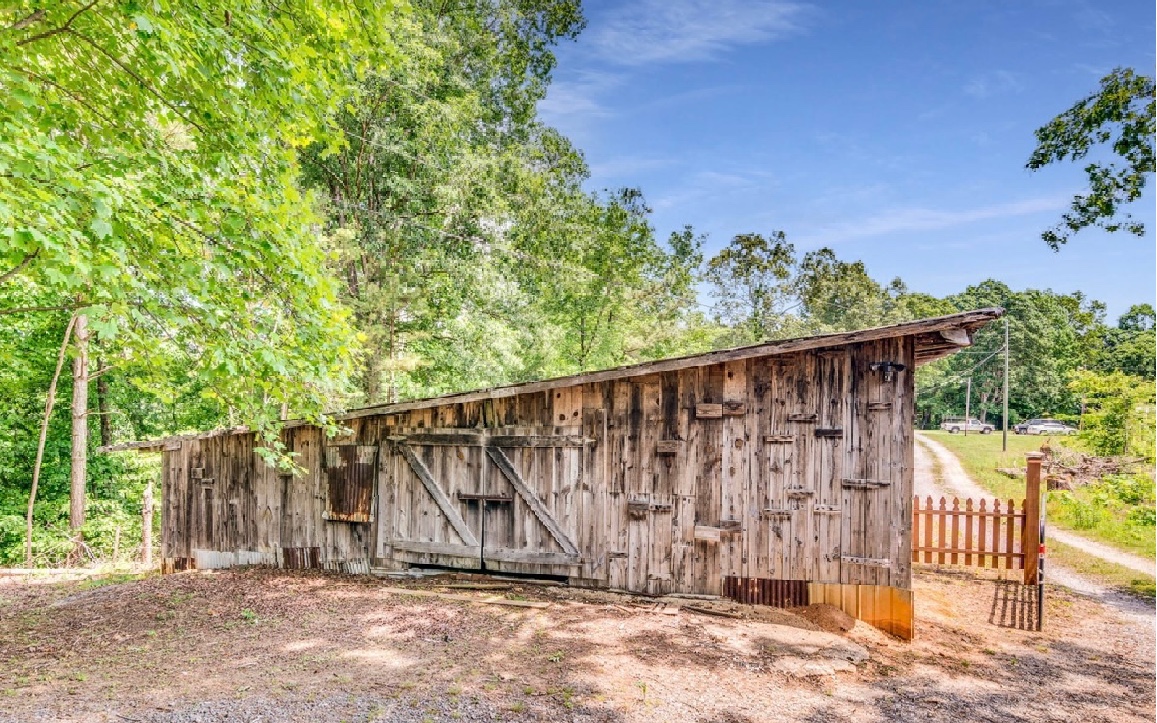 179 Old Pleasant Valley