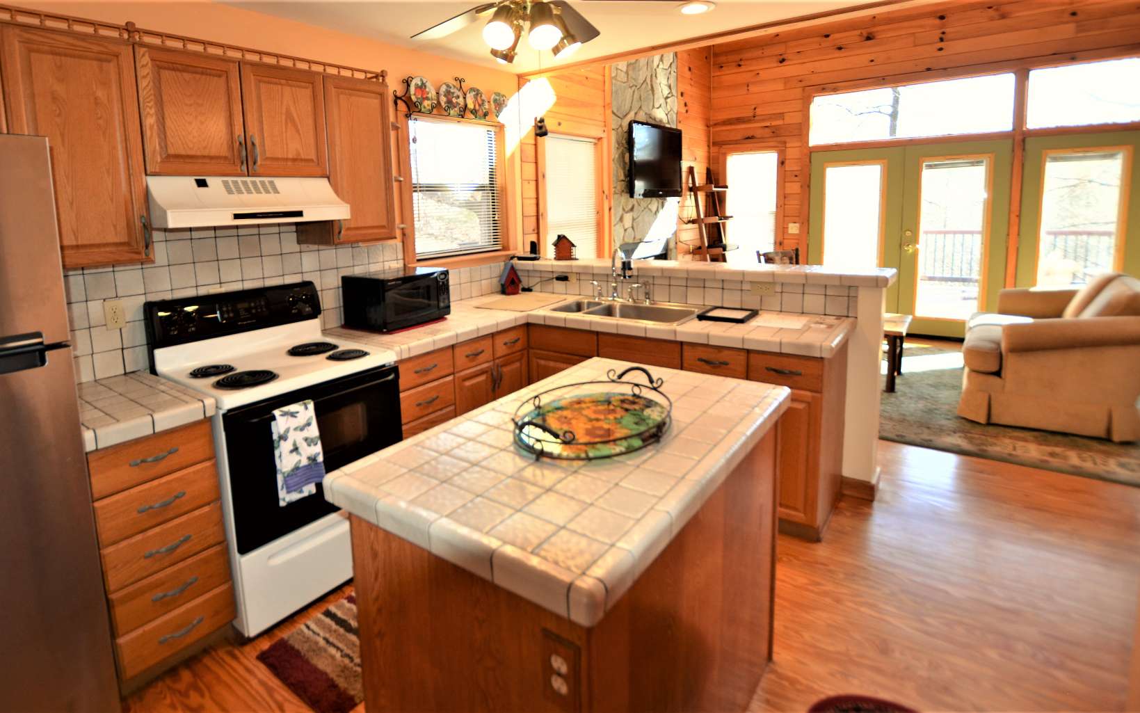 400 Creekside