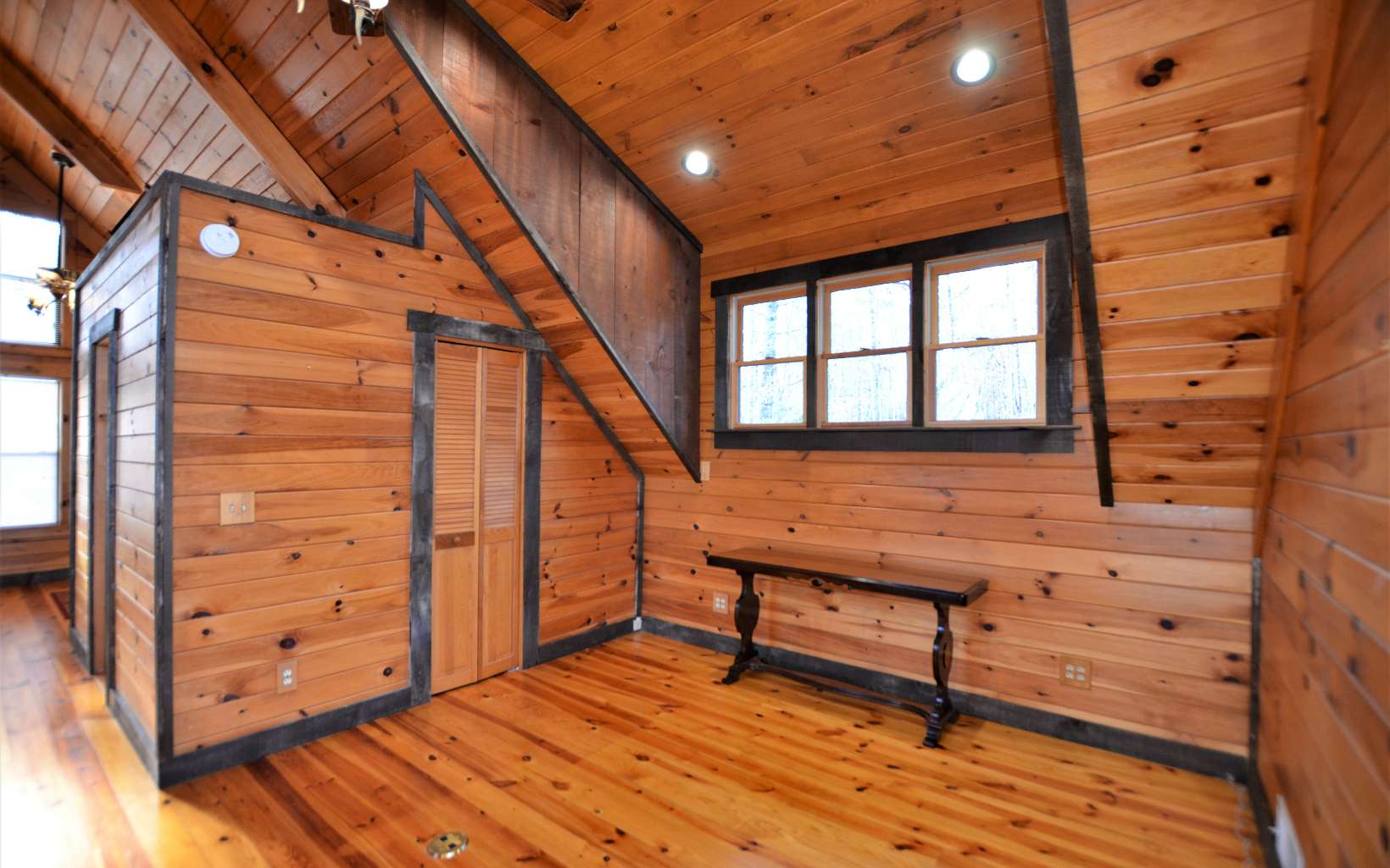 400 Creekside