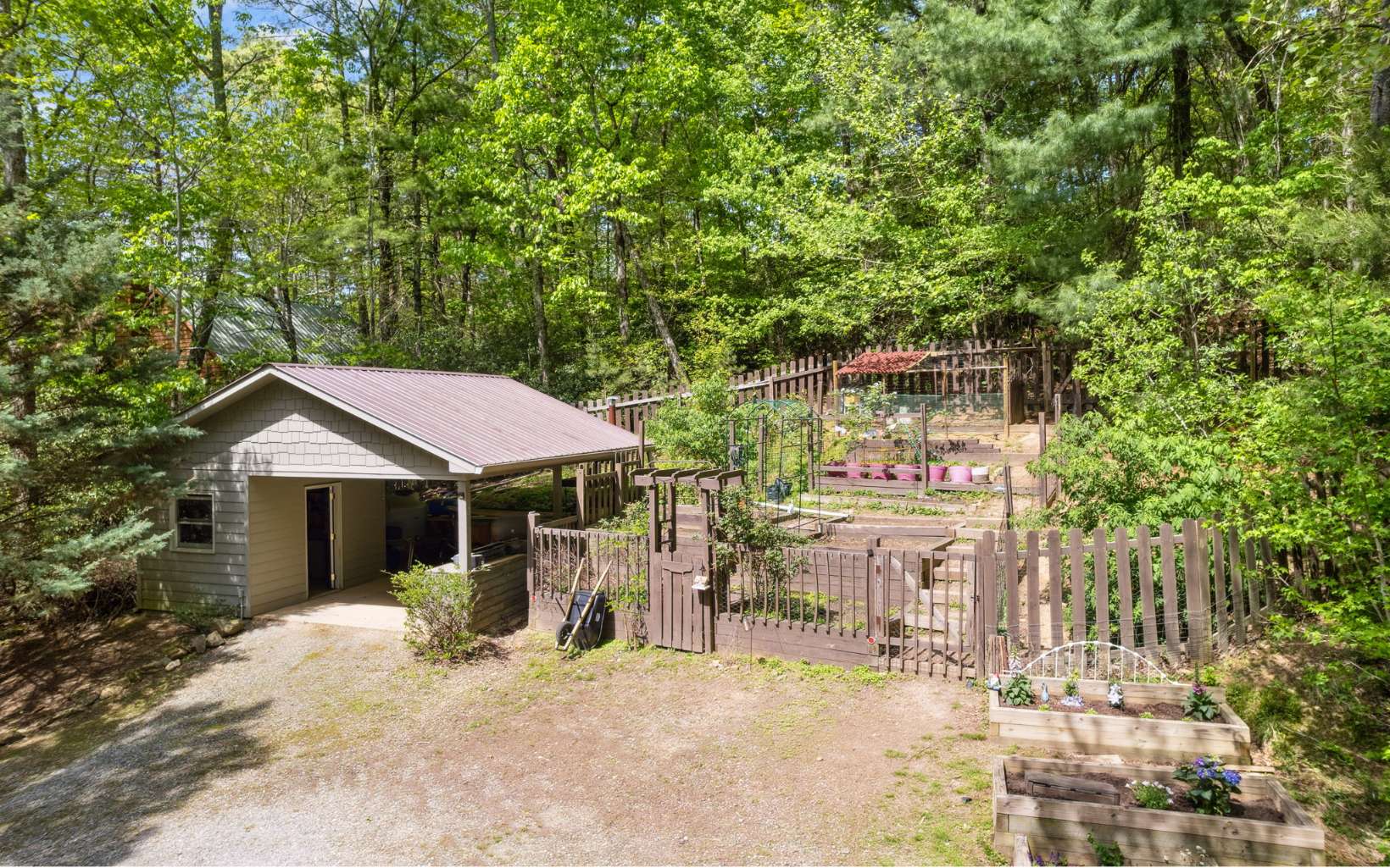467 North Lake Drive