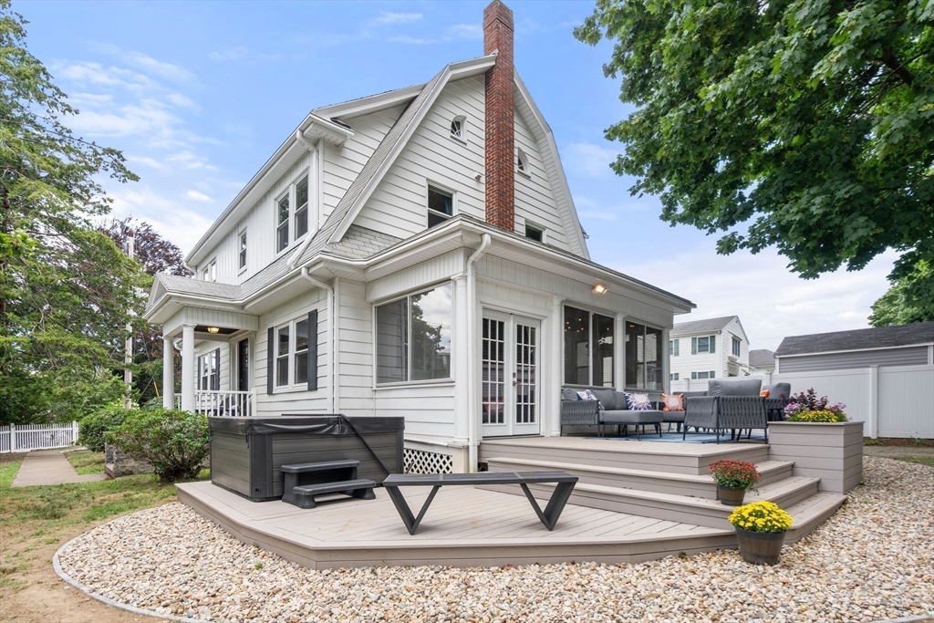 3 Holmes St