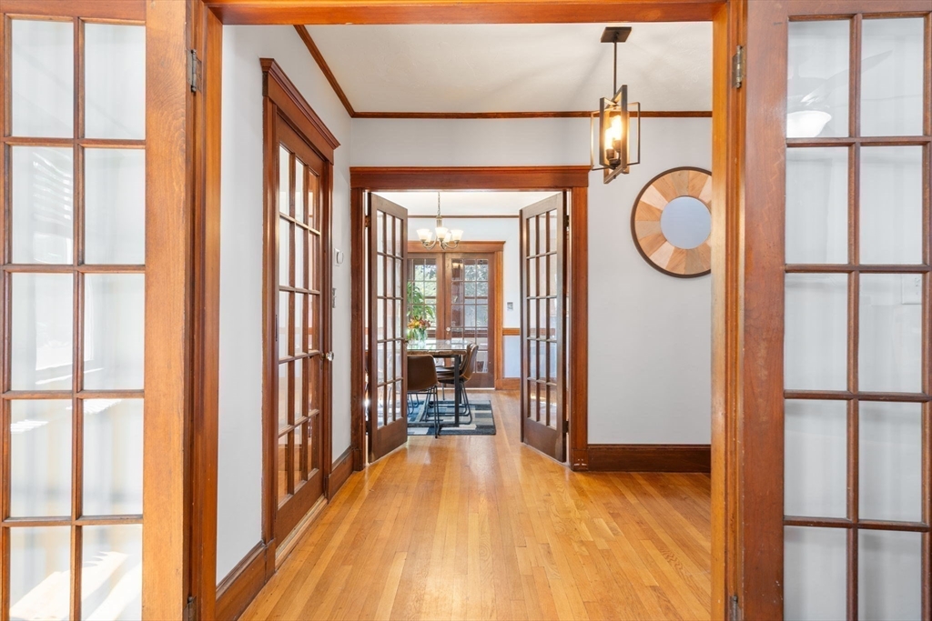 3 Holmes St