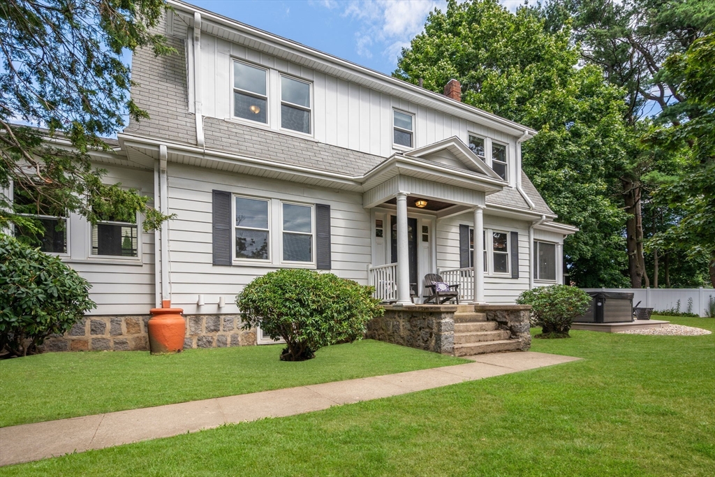 3 Holmes St