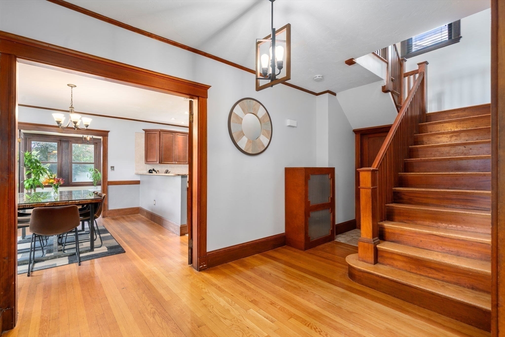 3 Holmes St