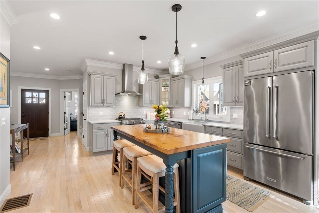 7 Bethpage Rd